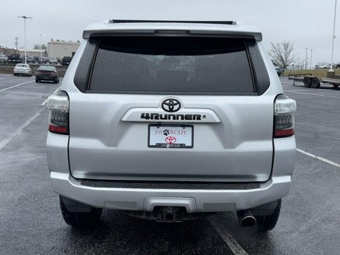 Used 2014 Toyota 4Runner SR5 image 6