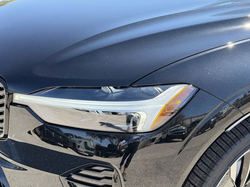 New 2026 Volvo XC60 B5 Ultra w/ Protection Package image 8