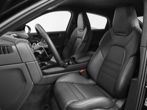 Certified 2026 Porsche Cayenne Turbo GT AWD/4WD image 52