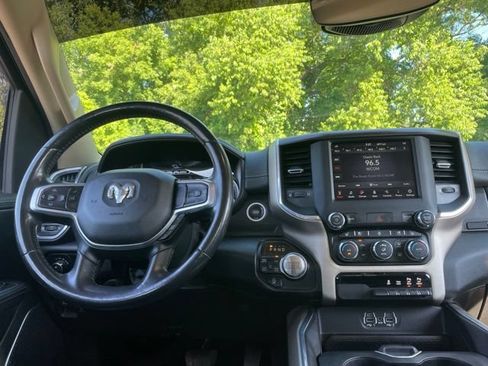 Used 2021 RAM 1500 Laramie AWD/4WD image 18