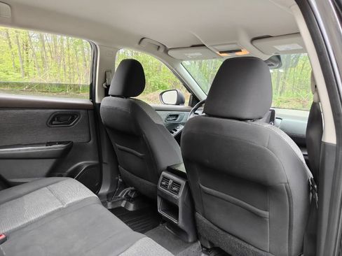 Used 2021 Nissan Rogue S AWD/4WD image 21
