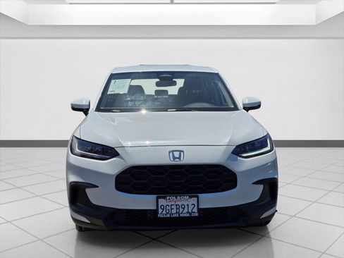 Used 2023 Honda HR-V LX image 2