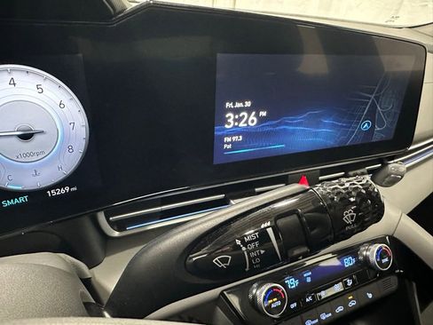 Used 2025 Hyundai Elantra SEL w/ Cargo Package image 22