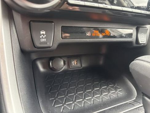 Used 2025 Toyota RAV4 XLE image 17