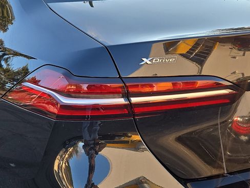 Used 2024 BMW 540i xDrive w/ Premium Package image 10