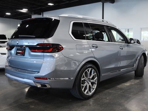 Used 2025 BMW X7 xDrive40i w/ Premium Package AWD/4WD image 6