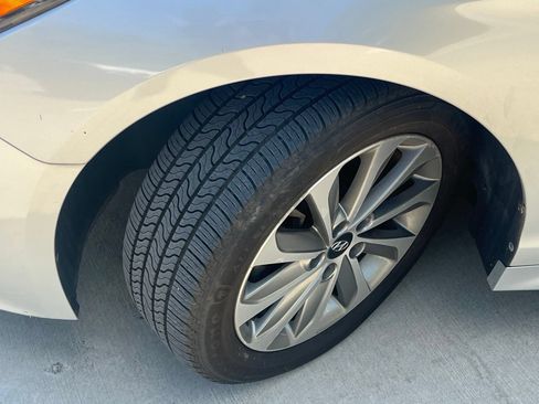 Used 2017 Hyundai Sonata Sport w/ Value Edition Package 02 FWD image 9
