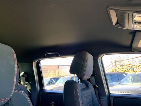 Used 2024 Nissan Frontier PRO-4X w/ Off-Road Protection Package image 13