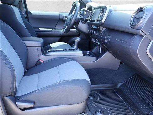 Used 2020 Toyota Tacoma TRD Sport w/ Technology Package AWD/4WD image 27