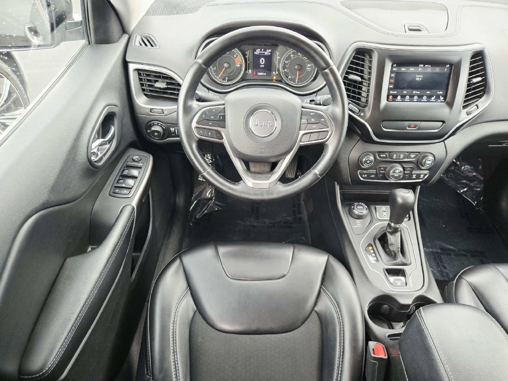 Used 2019 Jeep Cherokee Latitude Plus w/ Comfort/Convenience Group AWD/4WD image 10