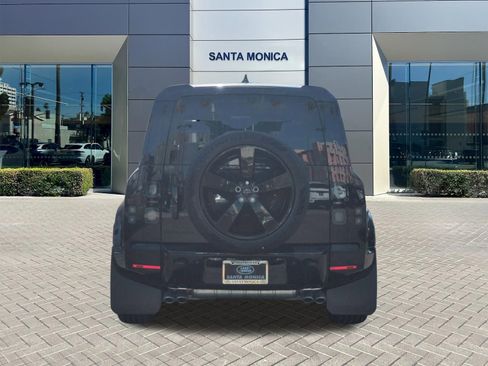 New 2026 Land Rover Defender 110 X-Dynamic SE image 4