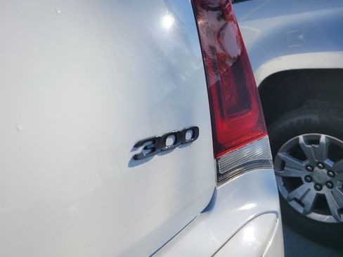 Used 2020 Chrysler 300 Touring L w/ Quick Order Package 2EF image 7