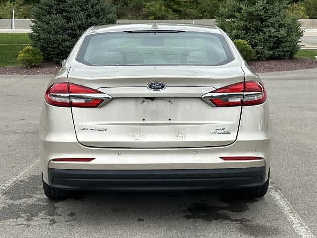 Used 2019 Ford Fusion SE FWD image 4