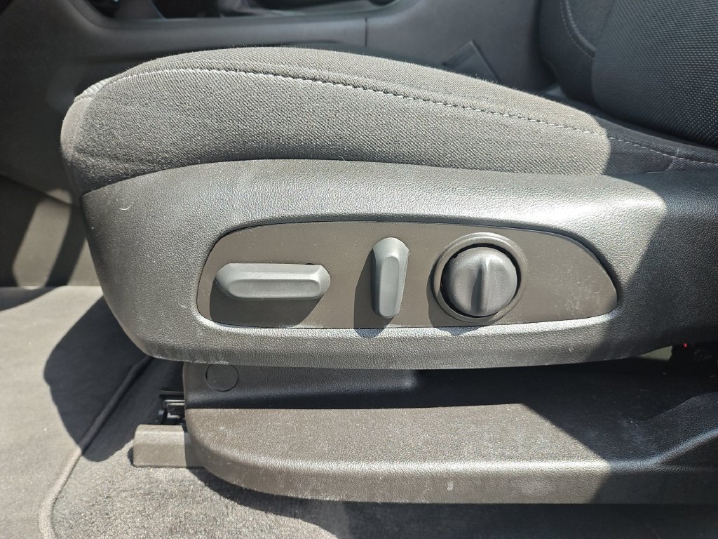 Used 2023 Chevrolet Traverse LT FWD image 12