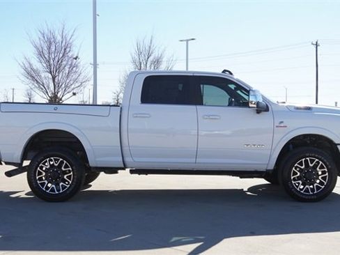 New 2025 RAM 2500 Limited image 10