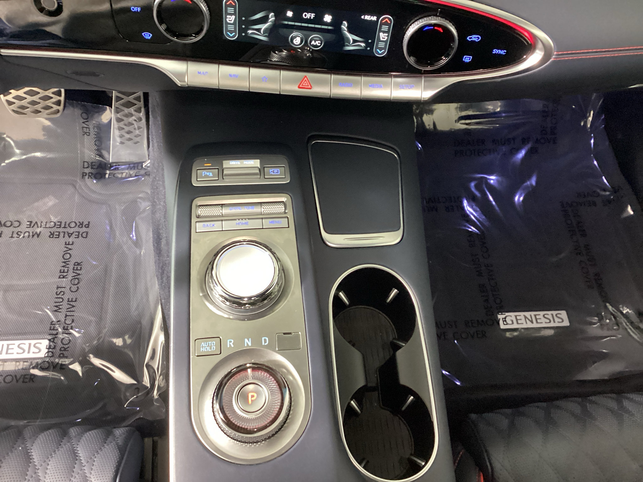 Used 2025 Genesis GV70 3.5T Sport w/ Sport Advanced Package AWD/4WD image 27