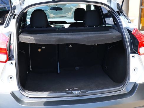 Used 2018 Nissan Kicks SV FWD image 24