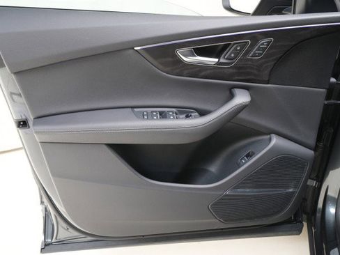 Used 2023 Audi Q8 Premium Plus w/ Premium Plus Package image 33