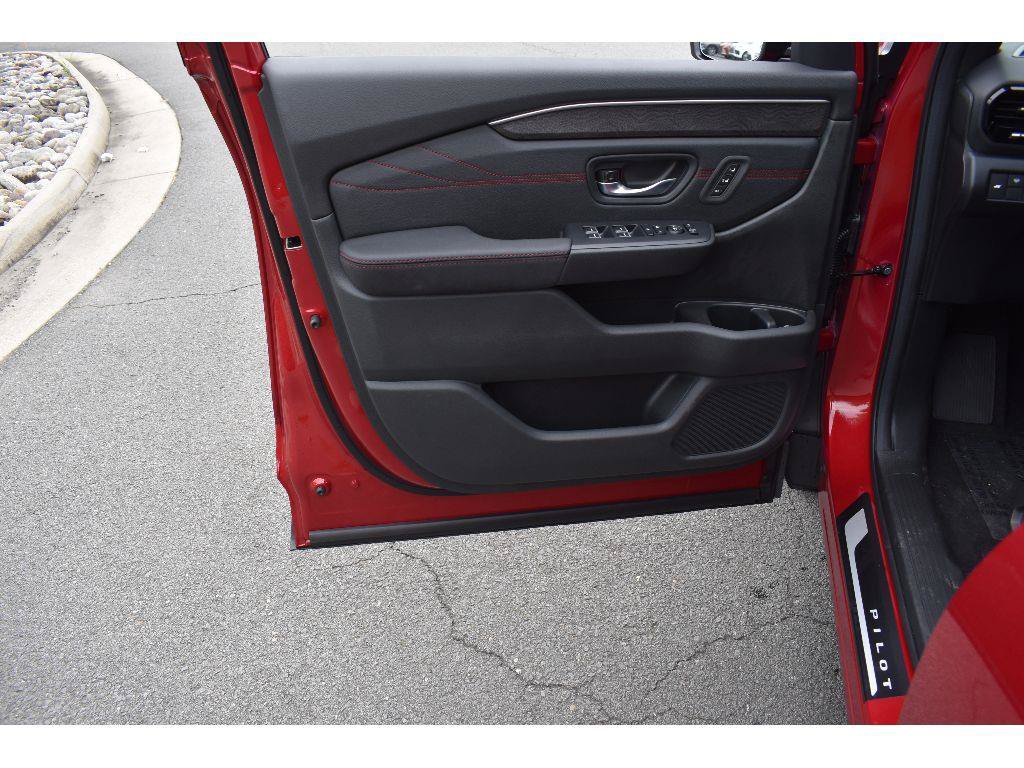 New 2026 Honda Pilot Black Edition image 26