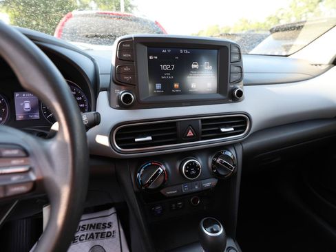 Used 2021 Hyundai Kona SE AWD/4WD image 17