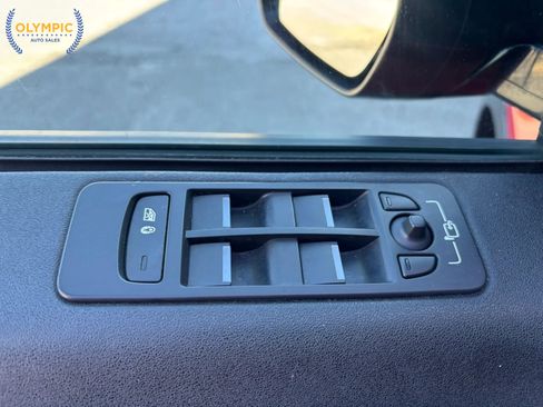 Used 2019 Land Rover Discovery Sport SE image 33