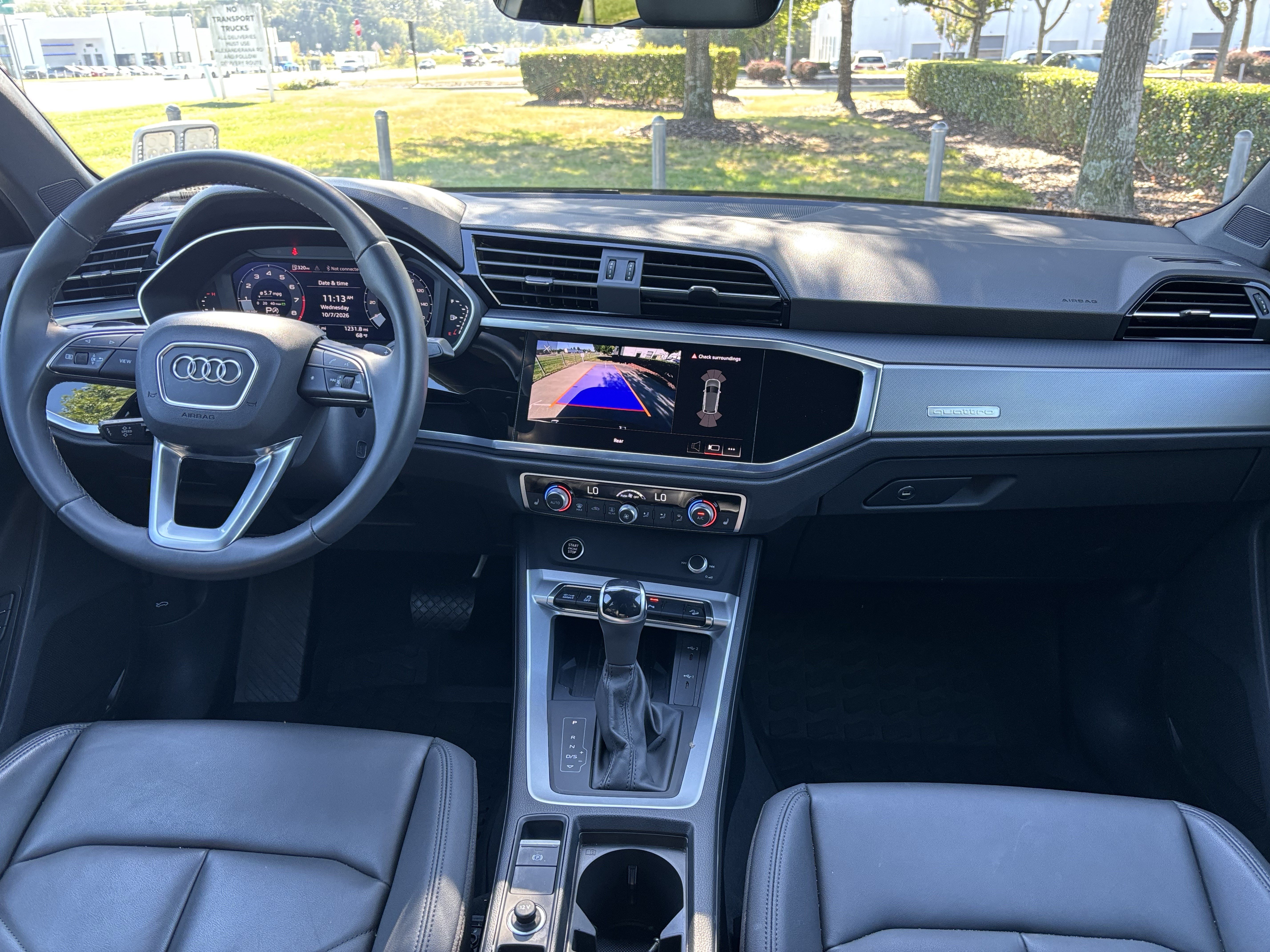Used 2025 Audi Q3 2.0T Premium w/ Convenience Package AWD/4WD image 32