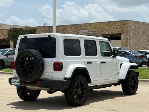 Used 2024 Jeep Wrangler Unlimited Sahara AWD/4WD image 4