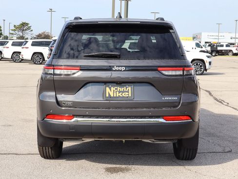 New 2025 Jeep Grand Cherokee Laredo w/ Luxury Tech Group I image 6