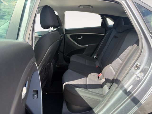 Used 2016 Hyundai Elantra GT FWD image 13