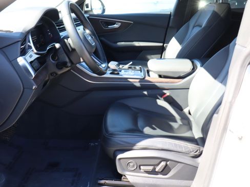 Used 2020 Audi Q8 Premium image 17