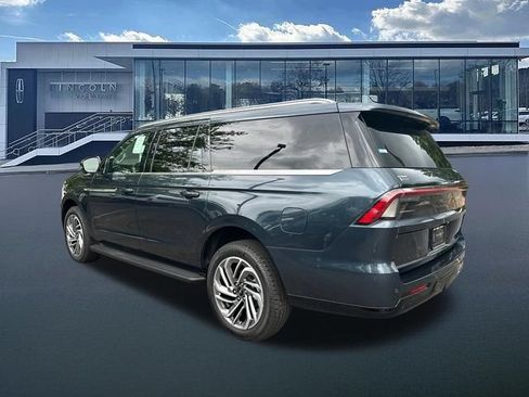 New 2026 Lincoln Navigator L Premier AWD/4WD image 7