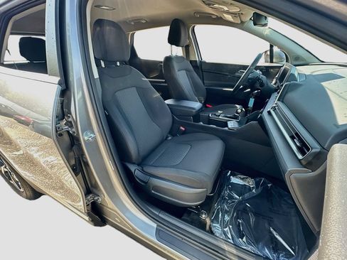 Used 2025 Kia Sportage LX FWD image 25