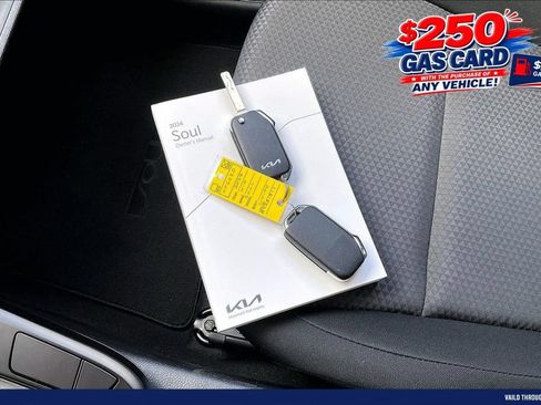 Used 2024 Kia Soul LX w/ Option Group 015 FWD image 10