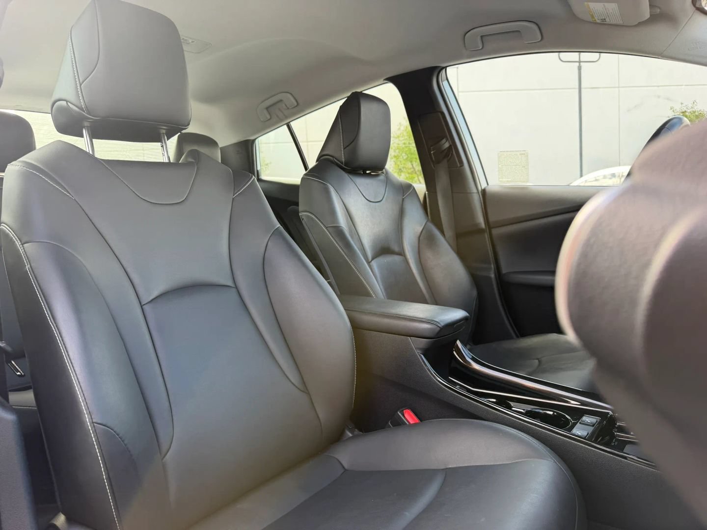 Used 2020 Toyota Prius Prime XLE FWD image 19