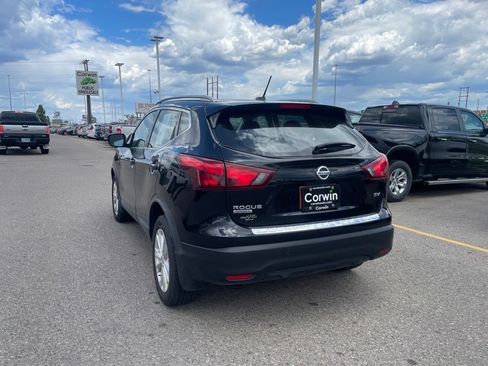 Used 2018 Nissan Rogue Sport SV FWD image 9