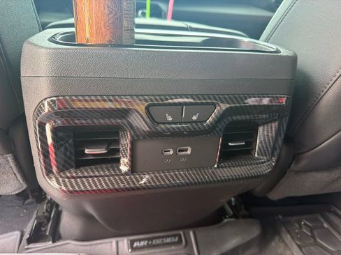 Used 2025 GMC Sierra 1500 AT4 w/ AT4 Premium Package AWD/4WD image 12