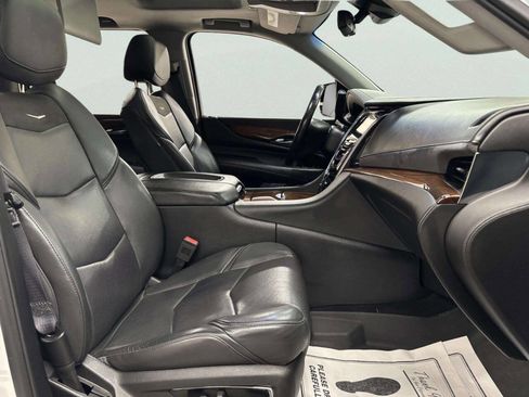 Used 2017 Cadillac Escalade Premium Luxury image 29