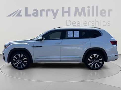 Used 2022 Volkswagen Atlas SEL Premium AWD/4WD image 2