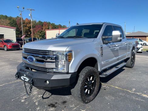 Used 2019 Ford F250 Lariat w/ Lariat Ultimate Package AWD/4WD image 8
