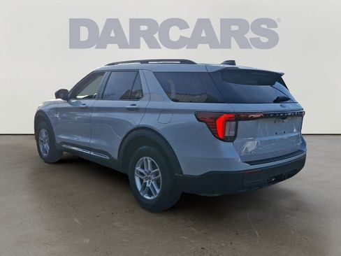 Used 2025 Ford Explorer Active image 5