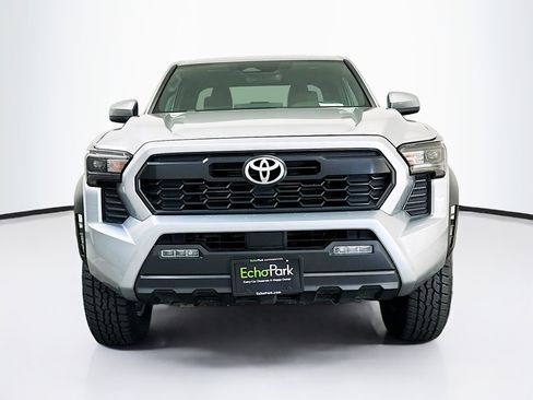 Used 2024 Toyota Tacoma TRD Off-Road image 2