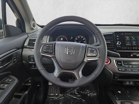 Used 2025 Honda Ridgeline RTL image 12
