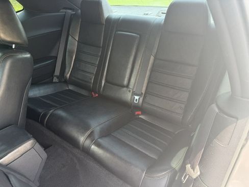 Used 2014 Dodge Challenger SXT RWD image 12