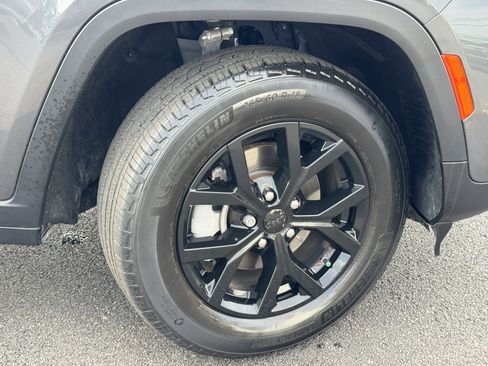 Used 2022 Jeep Grand Cherokee Limited image 14