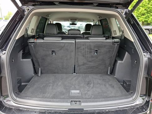 Used 2025 Volkswagen Atlas SE AWD/4WD image 18
