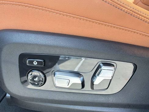 Used 2026 BMW X7 xDrive40i AWD/4WD image 15