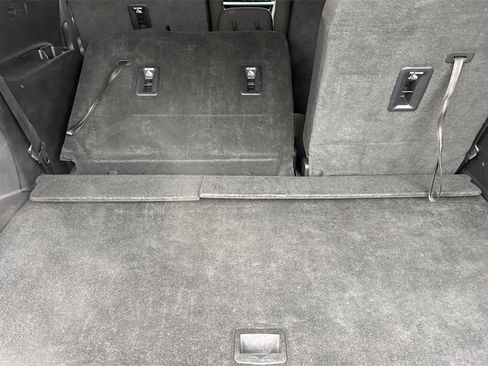 Used 2024 Chevrolet Traverse LT image 22