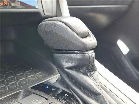 Used 2022 Toyota RAV4 LE FWD image 6