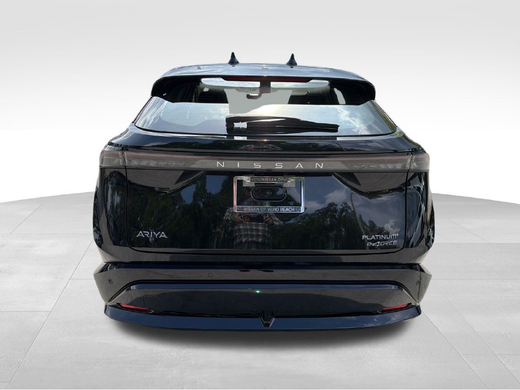 Used 2024 Nissan Ariya AWD image 7