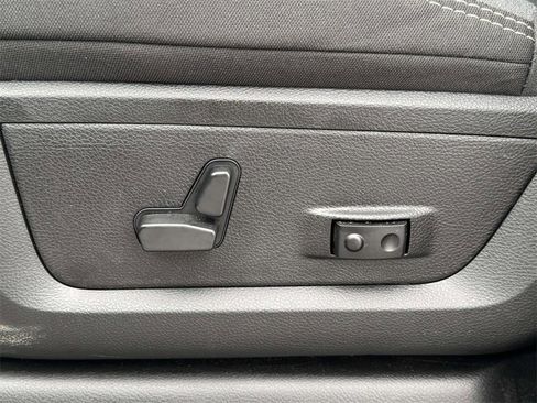 Used 2024 RAM 2500 Big Horn w/ Night Edition image 28